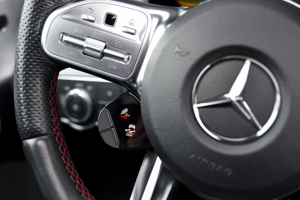 Mercedes-Benz A-Klasse AMG 35 4MATIC Edition 1 Aero. Schaal, Pano, Perf stuur, Keyless, Camera, Dodeh, CarPlay, Sfeer!