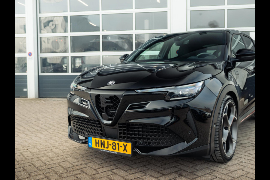 Alfa Romeo junior Elettrica Veloce 54 kWh | 280pk | Clima | Navi | Adapt. Cruise | Keyless | Camera | BSM