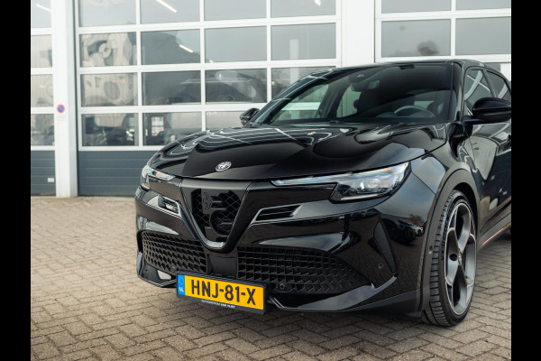Alfa Romeo junior Elettrica Veloce 54 kWh | 280pk | Clima | Navi | Adapt. Cruise | Keyless | Camera | BSM