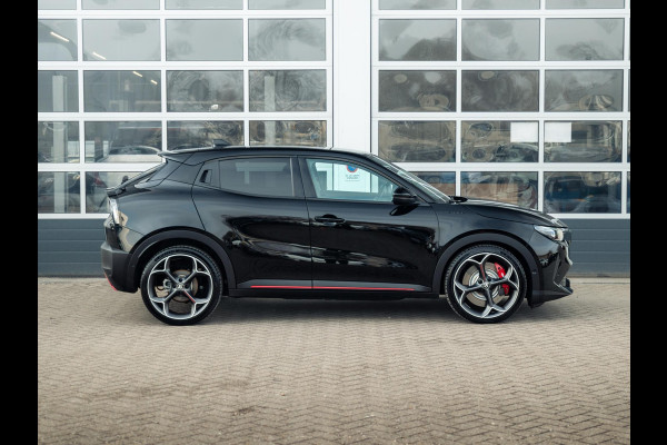 Alfa Romeo junior Elettrica Veloce 54 kWh | 280pk | Clima | Navi | Adapt. Cruise | Keyless | Camera | BSM