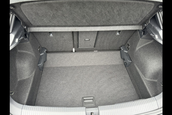 Volkswagen T-Roc 1.5 TSI R-Line Business | Black Style | Trekhaak afnb. | 19'' | IQ Light | Side Assist | Prijs Rijklaar!!