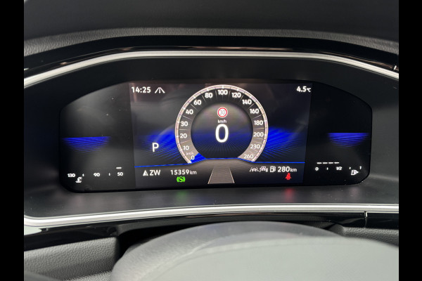 Volkswagen T-Roc 1.5 TSI R-Line Business | Black Style | Trekhaak afnb. | 19'' | IQ Light | Side Assist | Prijs Rijklaar!!