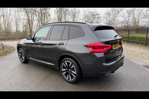 BMW iX3 Executive 80 kWh PANORAMADAK LEER APPLE-CARPLAY LED-XENON