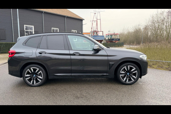 BMW iX3 Executive 80 kWh PANORAMADAK LEER APPLE-CARPLAY LED-XENON