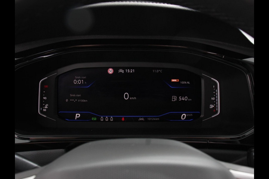 Volkswagen T-Roc 1.5 TSI R-Line+Blackpack Climate control | Adaptieve cruise control | Panoramadak | LED | Navigatie | Achteruitrijcamera | Parkeersensoren | Apple Carplay/ Android Auto | Radio