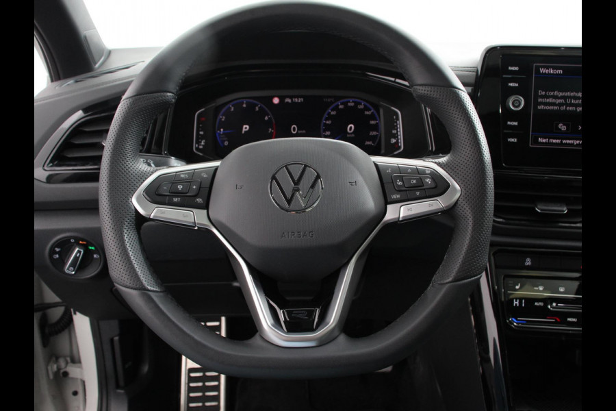 Volkswagen T-Roc 1.5 TSI R-Line+Blackpack Climate control | Adaptieve cruise control | Panoramadak | LED | Navigatie | Achteruitrijcamera | Parkeersensoren | Apple Carplay/ Android Auto | Radio