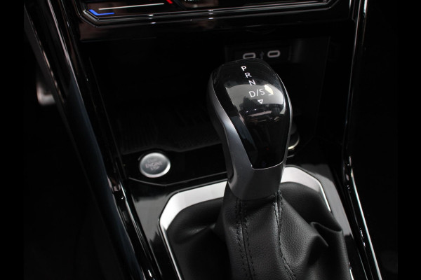 Volkswagen T-Roc 1.5 TSI R-Line+Blackpack Climate control | Adaptieve cruise control | Panoramadak | LED | Navigatie | Achteruitrijcamera | Parkeersensoren | Apple Carplay/ Android Auto | Radio