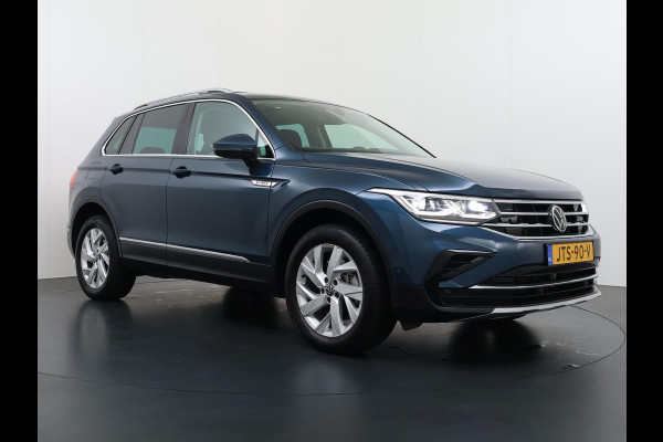 Volkswagen Tiguan 1.4 TSI eHybrid PHEV VAN €33.900,- NU VOOR SLECHTS €30.877,- Uw LENTEVOORDEEL €3.023,- |SUPER COMPLEET| SCHUIF/ KANTELDAK| DODE HOEK| ELEK. ACHTERKLEP| DIG. DASH | CAMERA| RIJKLAAR GELEVERD INCL. 12 MND BOVAG GARANTIE