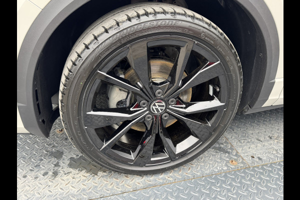 Volkswagen T-Roc 1.5 TSI R-Line Business | Trekhaak afnb. | Panodak | Keyless | Side Assist | Elk. A-klep | IQ Light | Prijs Rijklaar!!