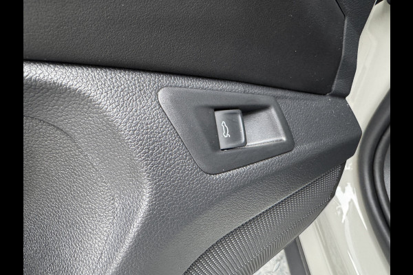 Volkswagen T-Roc 1.5 TSI R-Line Business | Trekhaak afnb. | Panodak | Keyless | Side Assist | Elk. A-klep | IQ Light | Prijs Rijklaar!!