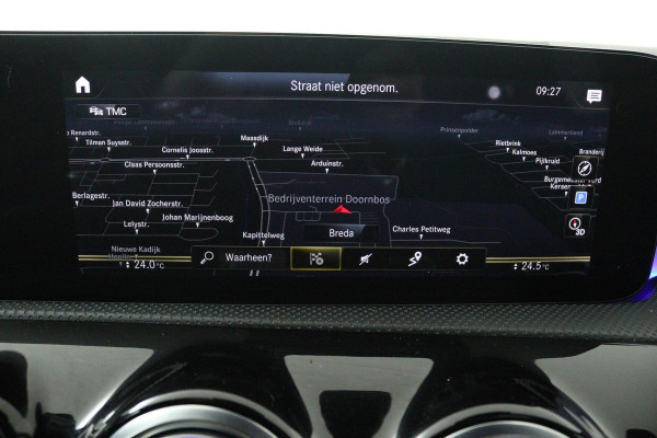 Mercedes-Benz A-Klasse 180 Business Solution AMG (PANORAMADAK, STOELVERWARMING, ELEKTRISCHE STOELEN-, SFEERVERLICHTING, NL-AUTO)