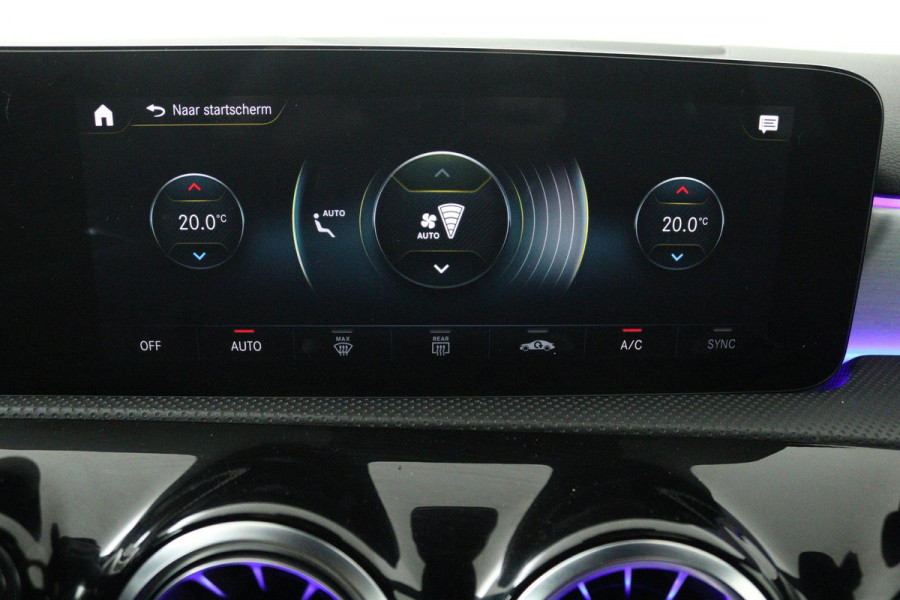 Mercedes-Benz A-Klasse 180 Business Solution AMG (PANORAMADAK, STOELVERWARMING, ELEKTRISCHE STOELEN-, SFEERVERLICHTING, NL-AUTO)