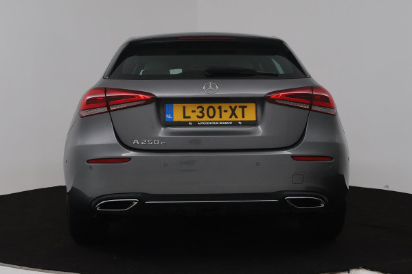 Mercedes-Benz A-Klasse 250 e Business Solution Luxury Limited (SFEERVERLICHTING, STOELVERWARMING, ACHTERUITRIJCAMERA, SENSOREN)