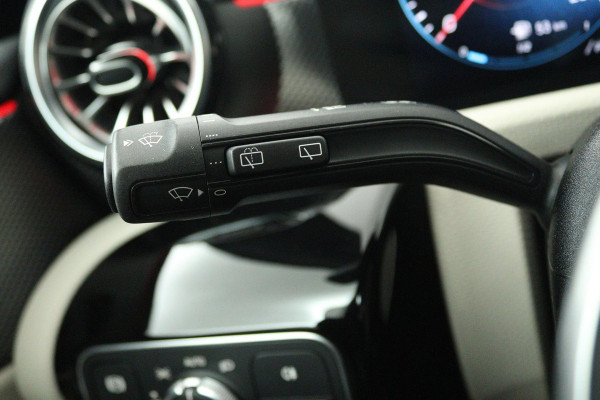 Mercedes-Benz A-Klasse 250 e Business Solution Luxury Limited (SFEERVERLICHTING, STOELVERWARMING, ACHTERUITRIJCAMERA, SENSOREN)