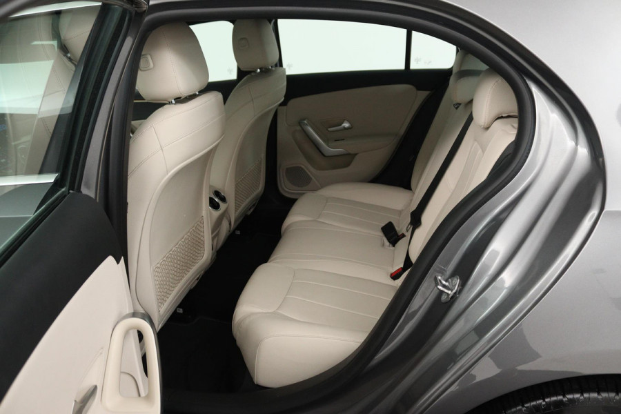 Mercedes-Benz A-Klasse 250 e Business Solution Luxury Limited (SFEERVERLICHTING, STOELVERWARMING, ACHTERUITRIJCAMERA, SENSOREN)