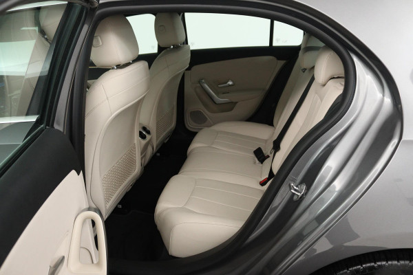 Mercedes-Benz A-Klasse 250 e Business Solution Luxury Limited (SFEERVERLICHTING, STOELVERWARMING, ACHTERUITRIJCAMERA, SENSOREN)