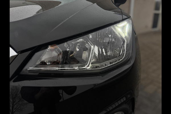 Seat Arona 1.0 TSI Style Business Intense CAMERA / NAVIGATIE / ADAPT. CRUISE / 4-SEIZ BANDEN / HOGE INSTAP /PDC RONDOM / BLINDSPOT
