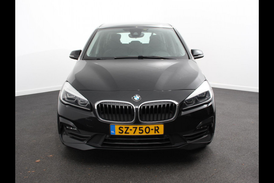 BMW 2 Serie Gran Tourer 218i 7p. Executive Launch Edition | Cruise control | Climate control | Parkeersensoren | Navigatie | Achteruitrijcamera | LED | Lichtmetalen velgen