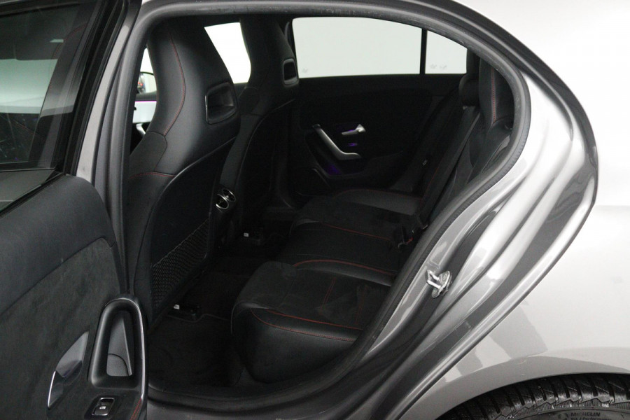 Mercedes-Benz A-Klasse 250 e Business Solution AMG Limited (SFEERVERLICHTING, STOELVERWARMING, ACHTERUITRIJCAMERA, SENSOREN)