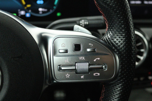 Mercedes-Benz A-Klasse 250 e Business Solution AMG Limited (SFEERVERLICHTING, STOELVERWARMING, ACHTERUITRIJCAMERA, SENSOREN)