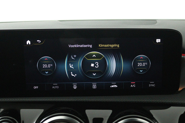 Mercedes-Benz A-Klasse 250 e Business Solution AMG Limited (SFEERVERLICHTING, STOELVERWARMING, ACHTERUITRIJCAMERA, SENSOREN)
