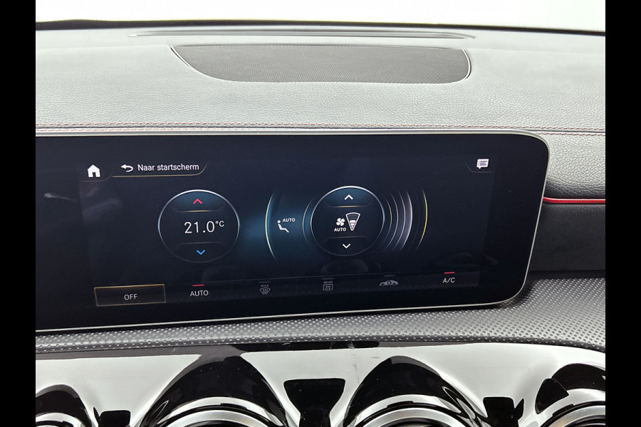 Mercedes-Benz A-Klasse 180 Premium AMG-Line(Dealer OnderH, Panorama, Lane Assist, StoelV, Carplay, Navi, Climate Con, Etc)