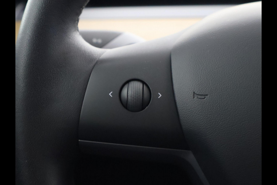 Tesla Model 3 RWD PLUS 60KWH 1e EIG.ACCU SOH 93! BIJNA 2021 GARANTIE TOT 2031* PARKEERSENSOREN V+A . PANORAMADAK . APPLE CARPLAY & ANDROID AUTO . STOELVERWARMING