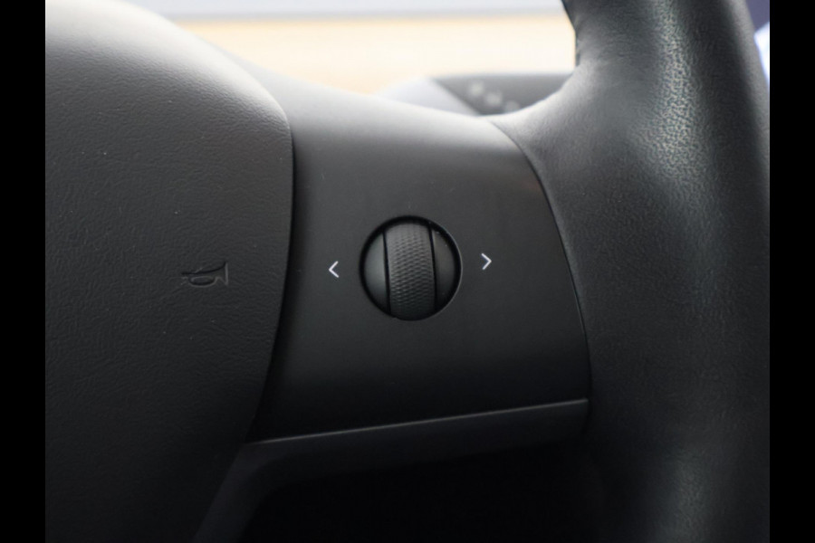 Tesla Model 3 RWD PLUS 60KWH 1e EIG.ACCU SOH 93! BIJNA 2021 GARANTIE TOT 2031* PARKEERSENSOREN V+A . PANORAMADAK . APPLE CARPLAY & ANDROID AUTO . STOELVERWARMING