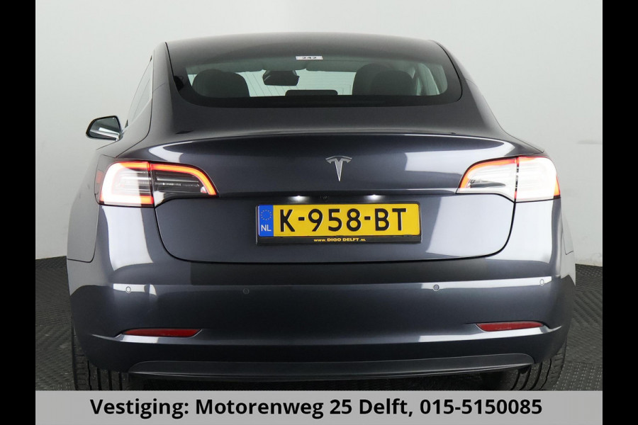 Tesla Model 3 RWD PLUS 60KWH 1e EIG.ACCU SOH 93! BIJNA 2021 GARANTIE TOT 2031* PARKEERSENSOREN V+A . PANORAMADAK . APPLE CARPLAY & ANDROID AUTO . STOELVERWARMING