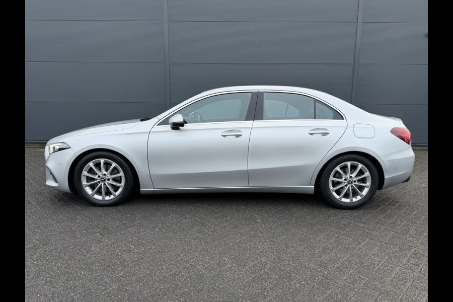 Mercedes-Benz A-Klasse 220 Advantage (Trekhaak - Automatische Airco - Navigatie - LED - Stoelverwarming - Camera - Parkeersensoren V+A)