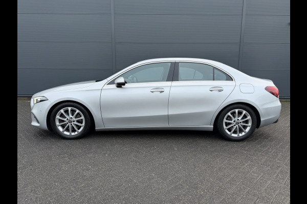 Mercedes-Benz A-Klasse 220 Advantage (Trekhaak - Automatische Airco - Navigatie - LED - Stoelverwarming - Camera - Parkeersensoren V+A)