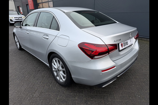Mercedes-Benz A-Klasse 220 Advantage (Trekhaak - Automatische Airco - Navigatie - LED - Stoelverwarming - Camera - Parkeersensoren V+A)