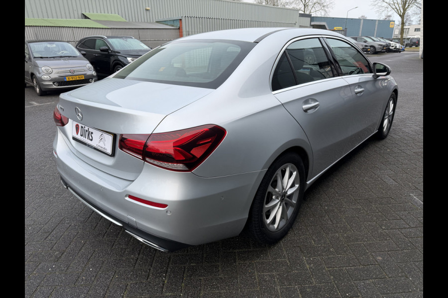 Mercedes-Benz A-Klasse 220 Advantage (Trekhaak - Automatische Airco - Navigatie - LED - Stoelverwarming - Camera - Parkeersensoren V+A)