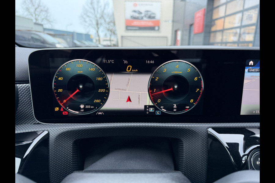 Mercedes-Benz A-Klasse 220 Advantage (Trekhaak - Automatische Airco - Navigatie - LED - Stoelverwarming - Camera - Parkeersensoren V+A)