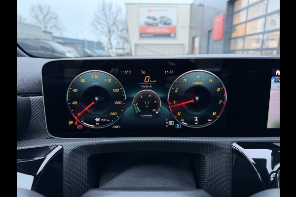 Mercedes-Benz A-Klasse 220 Advantage (Trekhaak - Automatische Airco - Navigatie - LED - Stoelverwarming - Camera - Parkeersensoren V+A)