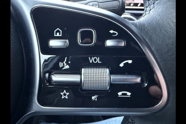 Mercedes-Benz A-Klasse 220 Advantage (Trekhaak - Automatische Airco - Navigatie - LED - Stoelverwarming - Camera - Parkeersensoren V+A)