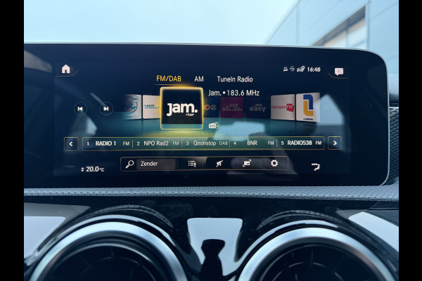 Mercedes-Benz A-Klasse 220 Advantage (Trekhaak - Automatische Airco - Navigatie - LED - Stoelverwarming - Camera - Parkeersensoren V+A)