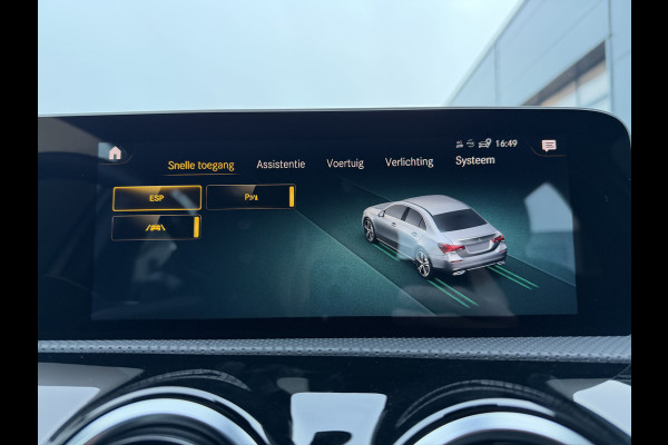 Mercedes-Benz A-Klasse 220 Advantage (Trekhaak - Automatische Airco - Navigatie - LED - Stoelverwarming - Camera - Parkeersensoren V+A)