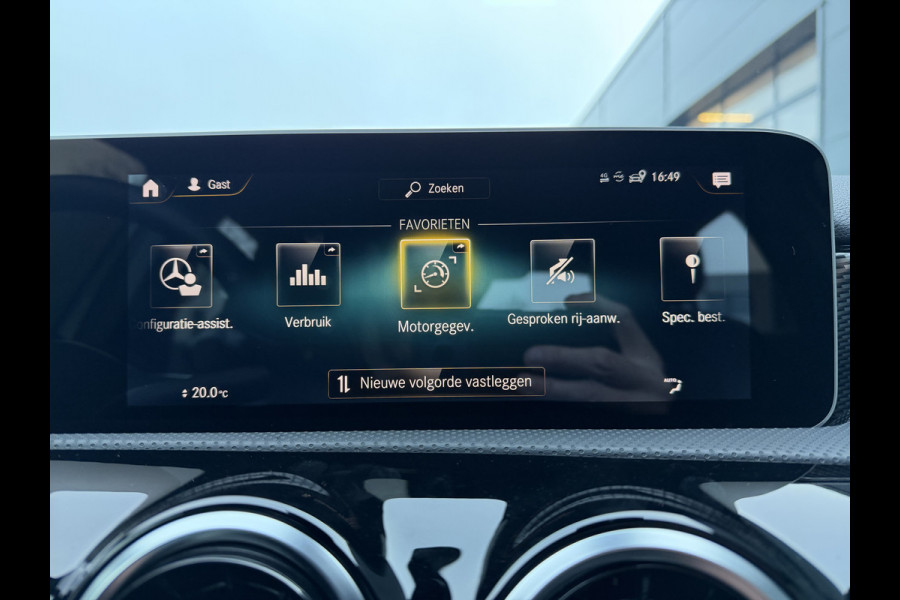 Mercedes-Benz A-Klasse 220 Advantage (Trekhaak - Automatische Airco - Navigatie - LED - Stoelverwarming - Camera - Parkeersensoren V+A)