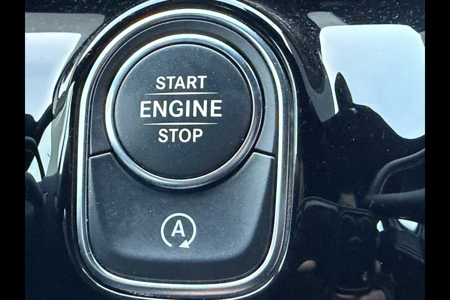 Mercedes-Benz A-Klasse 220 Advantage (Trekhaak - Automatische Airco - Navigatie - LED - Stoelverwarming - Camera - Parkeersensoren V+A)