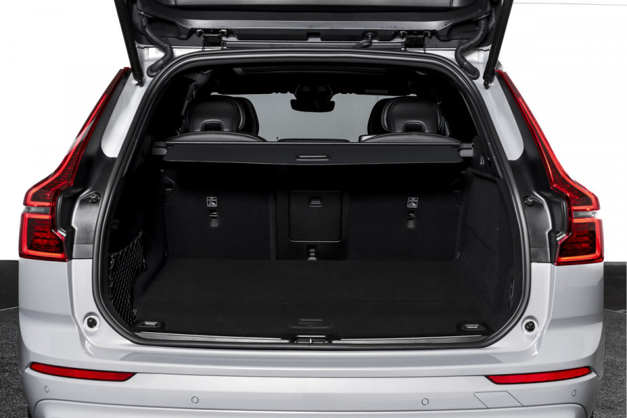 Volvo XC60 2.0 T8 Plug-in hybrid AWD Ultra Black Edition - Facelift MY26 | Luchtvering | Harmon Kardon | S/K Panodak | Dig.Cockpit | Adapt.Cruise | Stoel-+Stuurverw. | 360 Camera | NAV+App.Connect | Auto.Airco | LM 21" | 5090