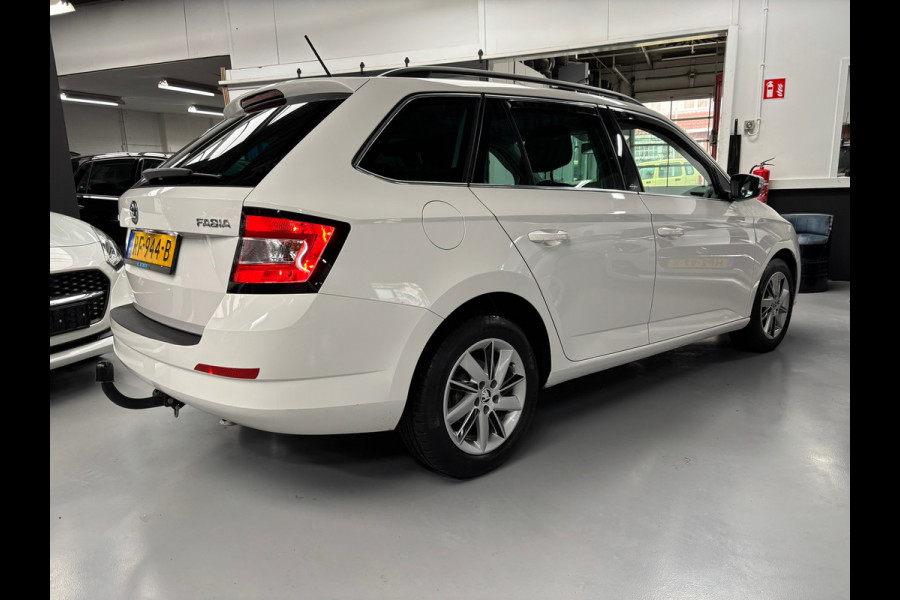 Škoda Fabia Combi 1.0 TSI Ambition / Panorama dak / Trekhaak