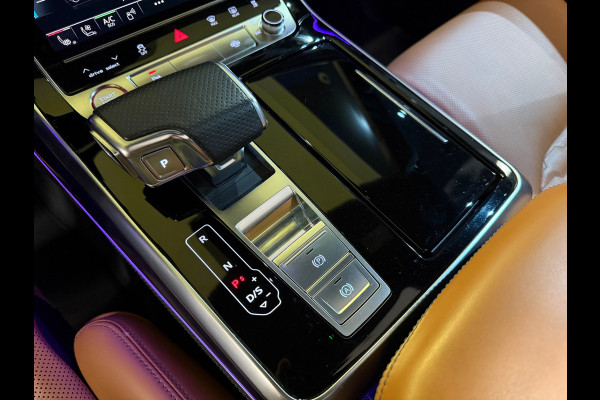 Audi RSQ8 4.0 TFSI quattro Pano|Ceramic|B&O 3D|HuD|Trekhaak