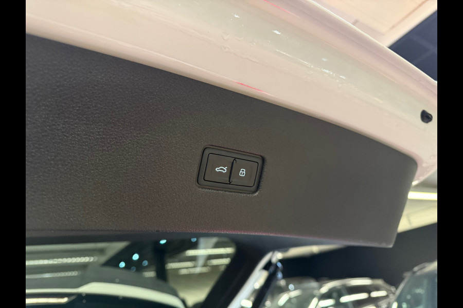 Audi RSQ8 4.0 TFSI quattro Pano|Ceramic|B&O 3D|HuD|Trekhaak