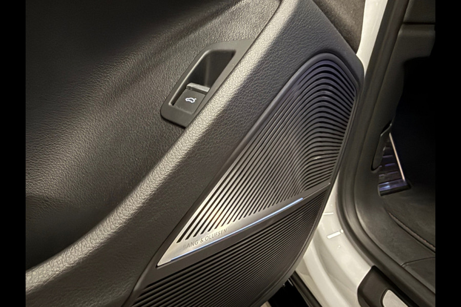 Audi RSQ8 4.0 TFSI quattro Pano|Ceramic|B&O 3D|HuD|Trekhaak