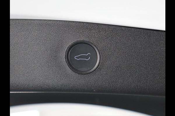 Tesla Model 3 LONGRANGE AWD 1e EIG ACCU SOD 92% ! GARANTIE 2031* RANGE TOT 592 KM WLTP !!!   BIJNA 2021 .TREKHAAK . PANORAMA DAK . VOOR & ACHTERSTOELEN VERWARMD . KEYLESS