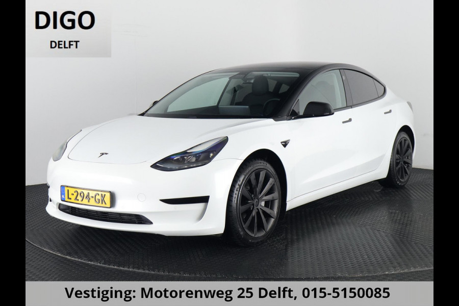 Tesla Model 3 RWD 60KWH 1e EIG SOD ACCU 89% GARANTIE 2031 BI-TONE BODY. DODEHOEK CAMERA . PARKEERSENSOREN V+A . STOELVERWARMING . PANORAMADAK . APPLE CARPLAY & ANDROID AUTO