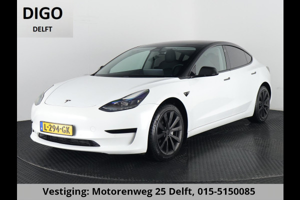 Tesla Model 3 RWD 60KWH 1e EIG SOD ACCU 89% GARANTIE 2031 BI-TONE BODY. DODEHOEK CAMERA . PARKEERSENSOREN V+A . STOELVERWARMING . PANORAMADAK . APPLE CARPLAY & ANDROID AUTO