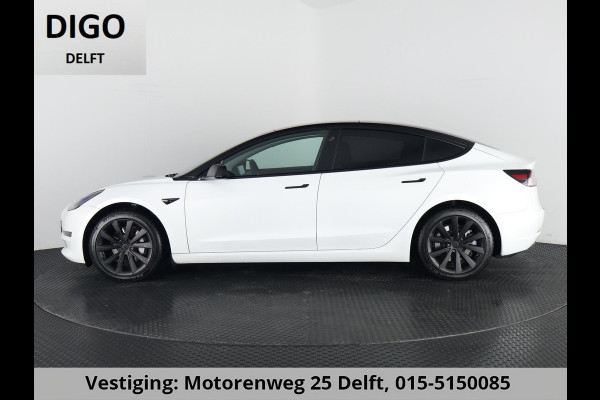 Tesla Model 3 RWD 60KWH 1e EIG SOD ACCU 89% GARANTIE 2031 BI-TONE BODY. DODEHOEK CAMERA . PARKEERSENSOREN V+A . STOELVERWARMING . PANORAMADAK . APPLE CARPLAY & ANDROID AUTO