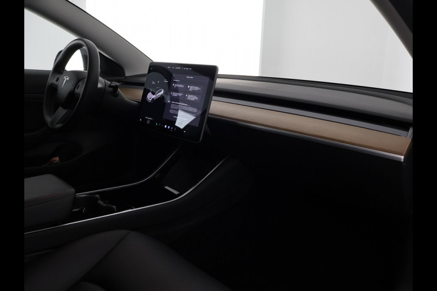 Tesla Model 3 RWD 60KWH 1e EIG SOD ACCU 89% GARANTIE 2031 BI-TONE BODY. DODEHOEK CAMERA . PARKEERSENSOREN V+A . STOELVERWARMING . PANORAMADAK . APPLE CARPLAY & ANDROID AUTO